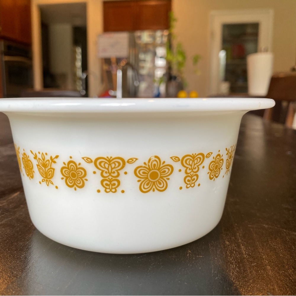 Vintage 1970’s Pyrex Butterfly Gold Bowl